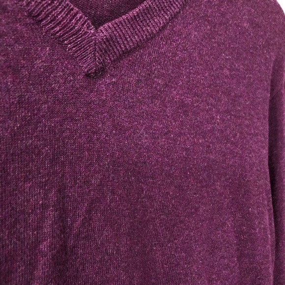 Men’s Old Navy Purple V-Neck Sweater - Picture 5 of 6